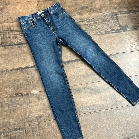 AS NEW PULL & BEAR SKINNY HIGH RISE JEANS SIZE 8 - Picture 6 of 15